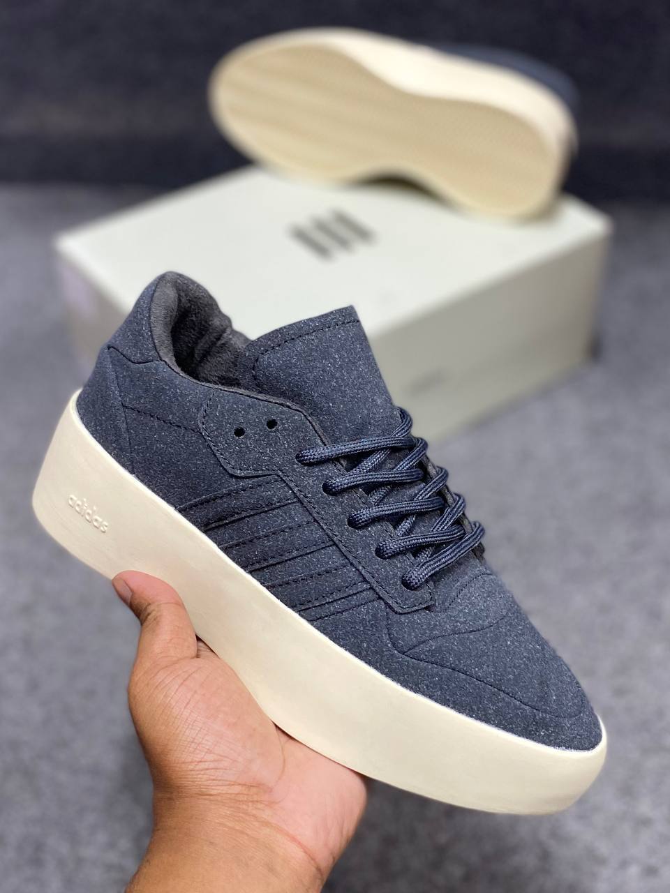 /storage/photos/1/Products/Shoes/Adidas/photo_6217242358605530534_y.jpg