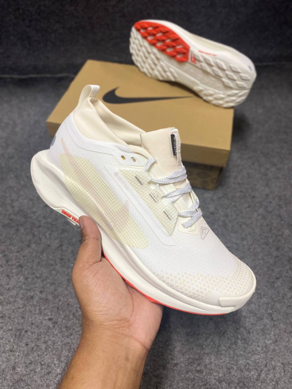 /storage/photos/1/Products/Shoes/Nike/photo_6231146211419735099_y.jpg