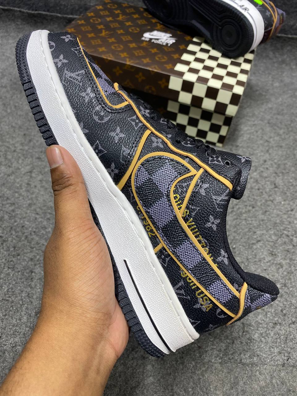 /storage/photos/1/Products/Shoes/Nike/photo_6231146211419735162_y.jpg